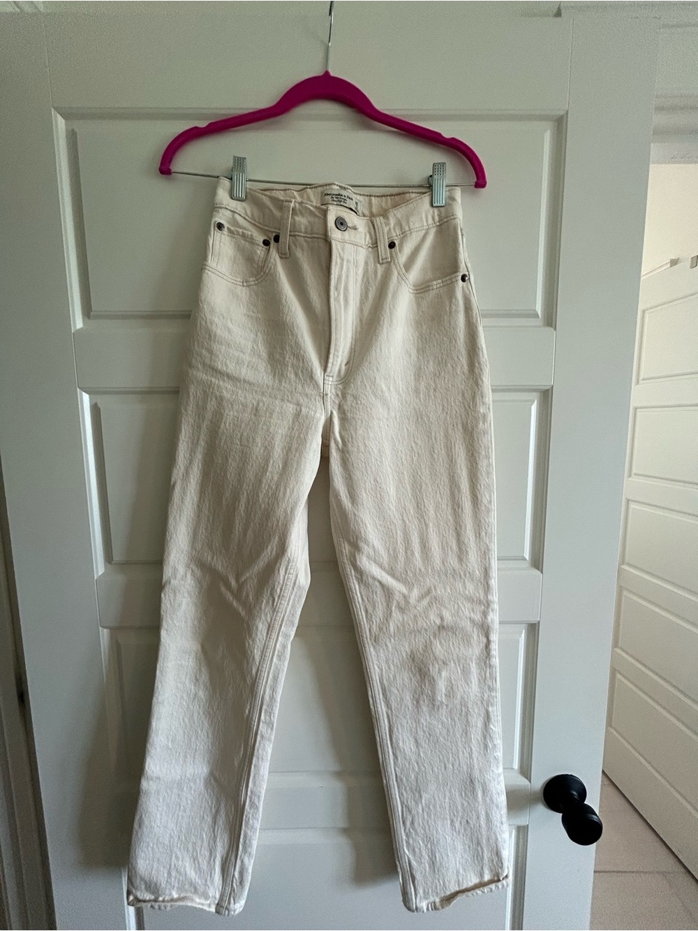 Abercrombie 90’s Ultra High Rise Cream Jeans